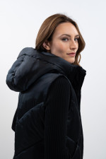 Auxane Sleeveless vest - Black Auxane Sleeveless vest - Black