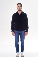 Camicia in velluto Shavi Uomo - Nero Camicia in velluto Shavi Uomo - Nero