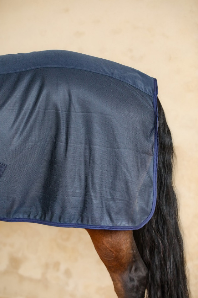Kaya deken van mesh en fleece Kaya deken van mesh en fleece